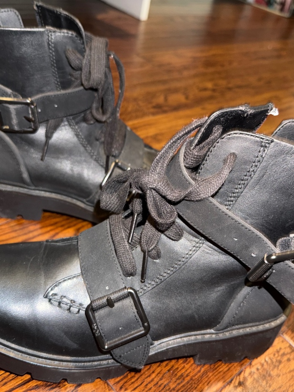 UGG Black Leather Lace-Up Moto Ankle Boots – Sze 8.5 – NWT